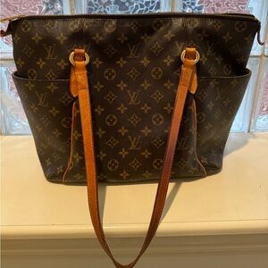 Louis Vuitton Monogram Totally MM